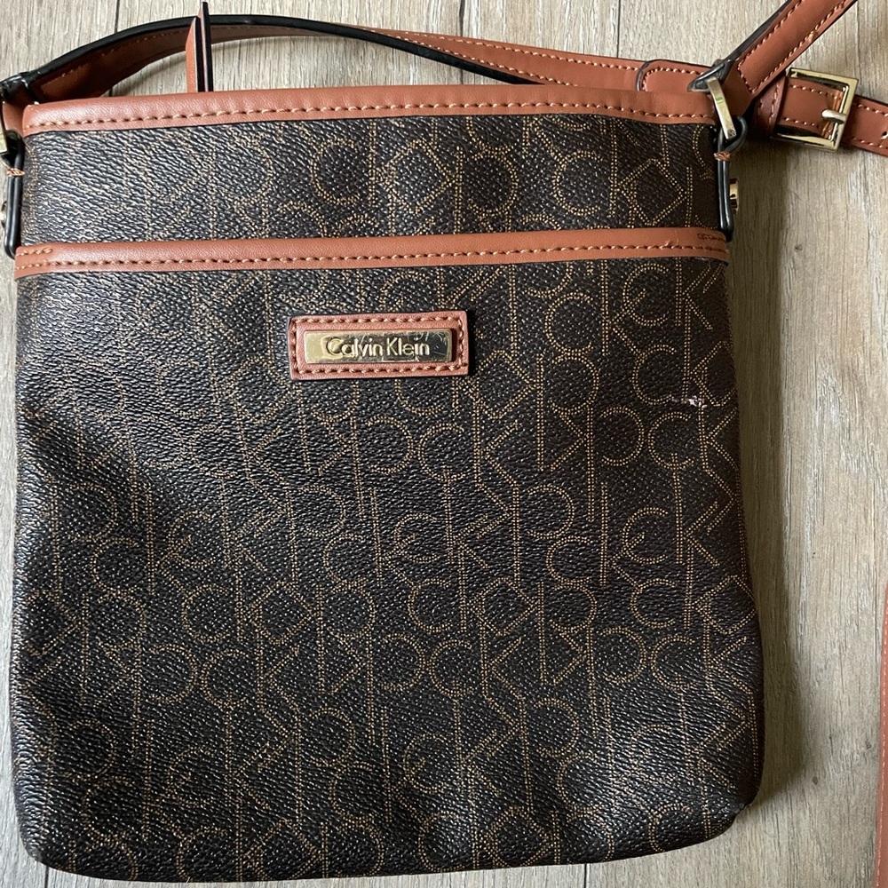 brown/tan calvin klein crossover body bag